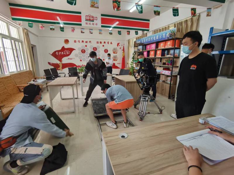 克东县广告片拍摄公司：极简主义践行者，少即是多的视觉哲学
