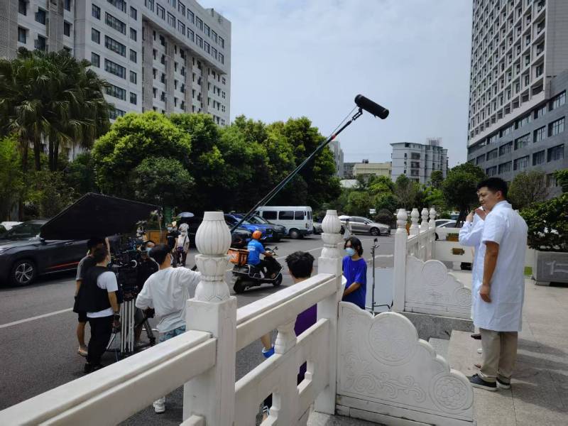 克东县广告片拍摄公司低成本实现高规格制作的诀窍
